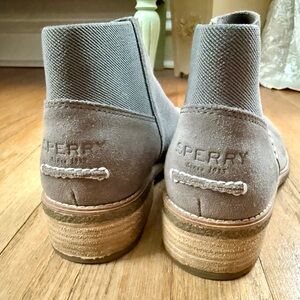 Sperry Women's Gray Ankle Booties
